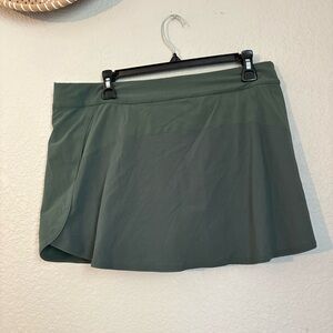 Outdoor Voices Skort
Womens Green Olive
Pickleball 
Tennis Golf Golfer